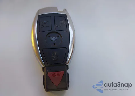 2007 Mercedes-Benz E 550 z USA, uszkodzony, nr VIN WDBUF72XX7A988796